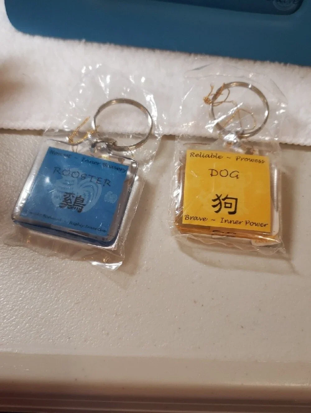 CARTER CARDS Blue Photo Frame with  2 keychain and 2 statues